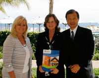 Arnold Ng of Apex Commercial Real Estate at Terranea for Habitat for Humanity acknowledgemetn